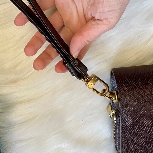 Louis Vuitton Bordeaux Taiga Leather Baikal Wristlet Pouch Clutch SLG - Picture 3 of 12